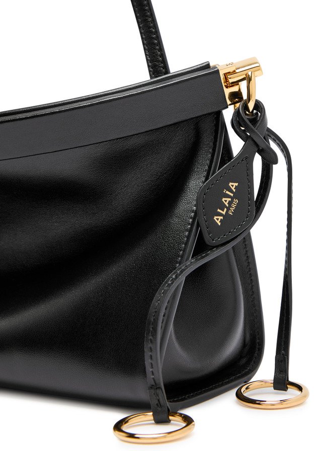 sac alaÏa east west medium leather black sac alaÏa east west medium leather black